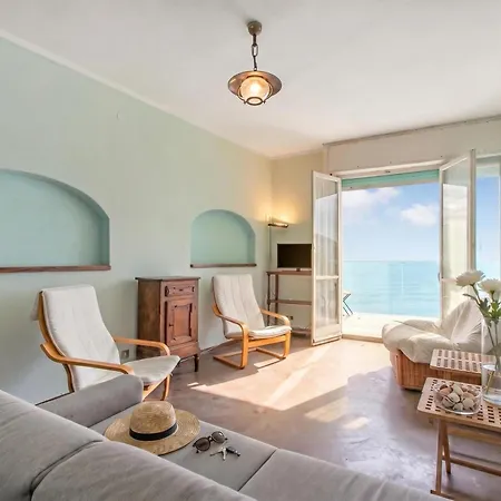Apartman Attico Giancardi - Beachfront Sea-View Terrace *