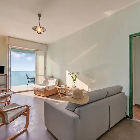Attico Giancardi - Beachfront Sea-View Terrace Apartman