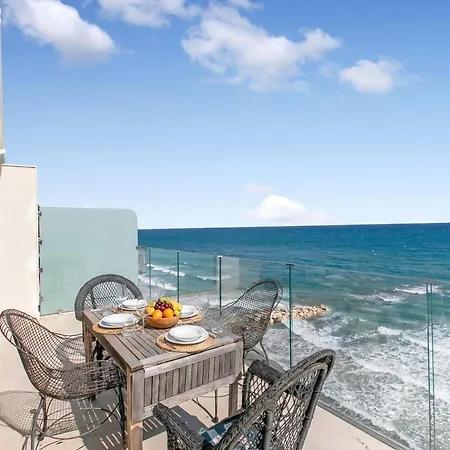 Attico Giancardi - Beachfront Sea-View Terrace Alassio