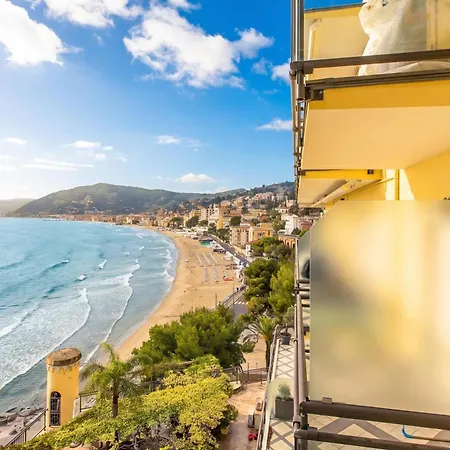Attico Giancardi - Beachfront Sea-View Terrace Apartman Alassio
