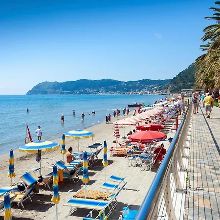 Apartman Attico Giancardi - Beachfront Sea-View Terrace *